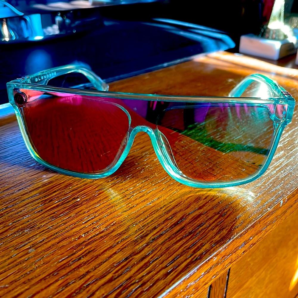 Blenders Sunglasses. Polarized